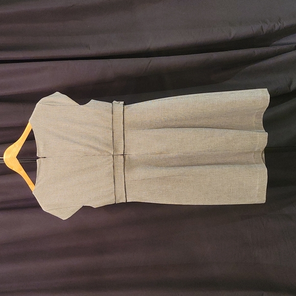 Women dress - Picture 2 of 3